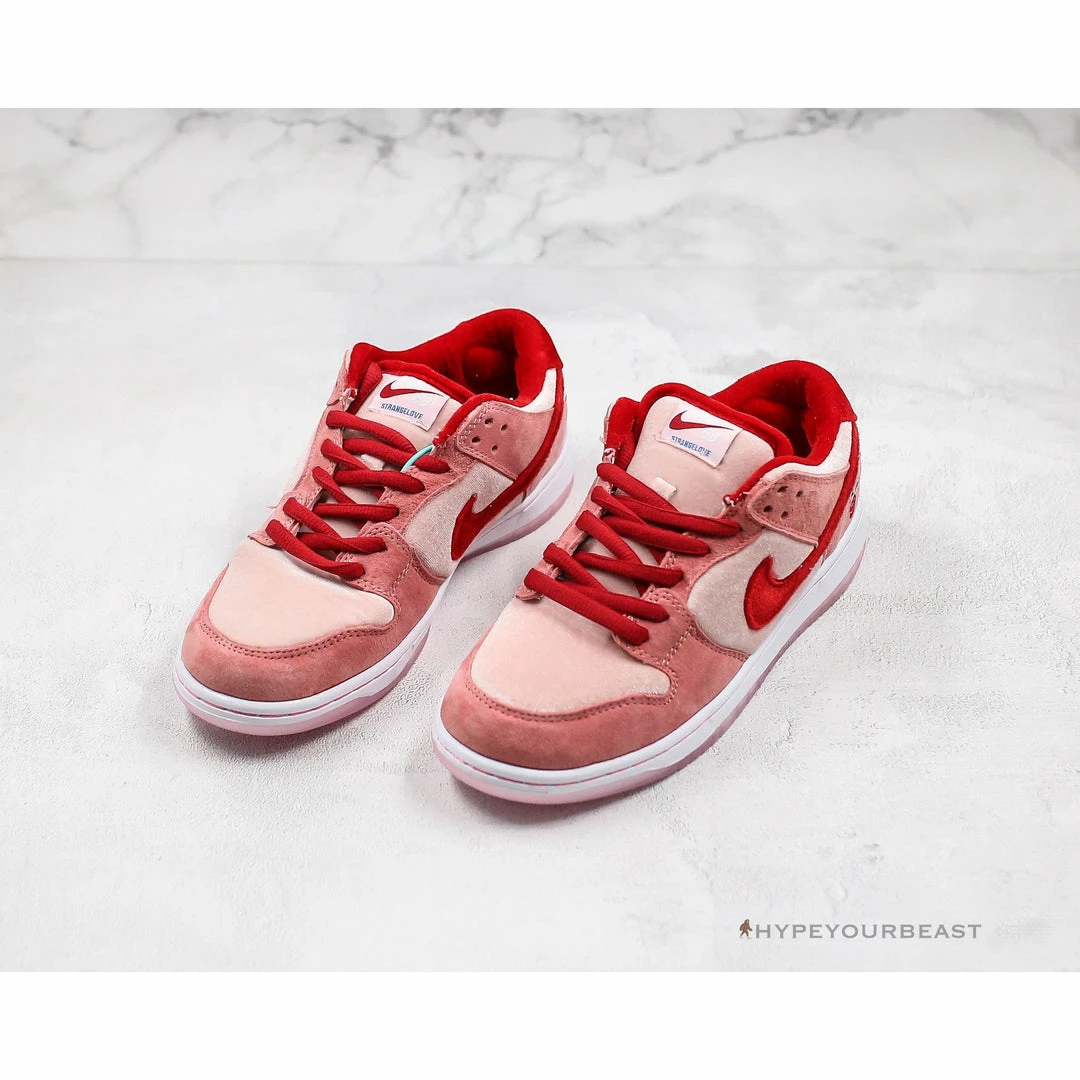 Nike SB Dunk Low ‘Strange Love’