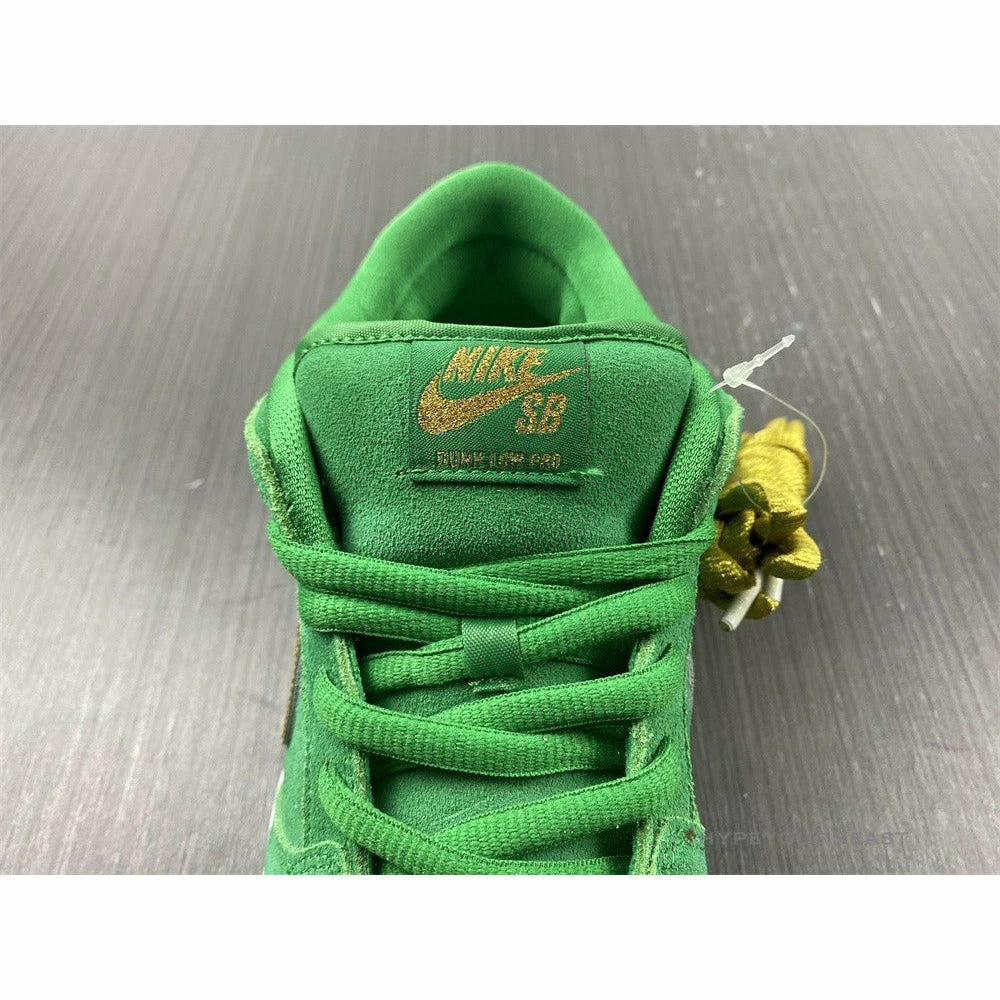 Nike Dunk Low ‘Lucky Green’