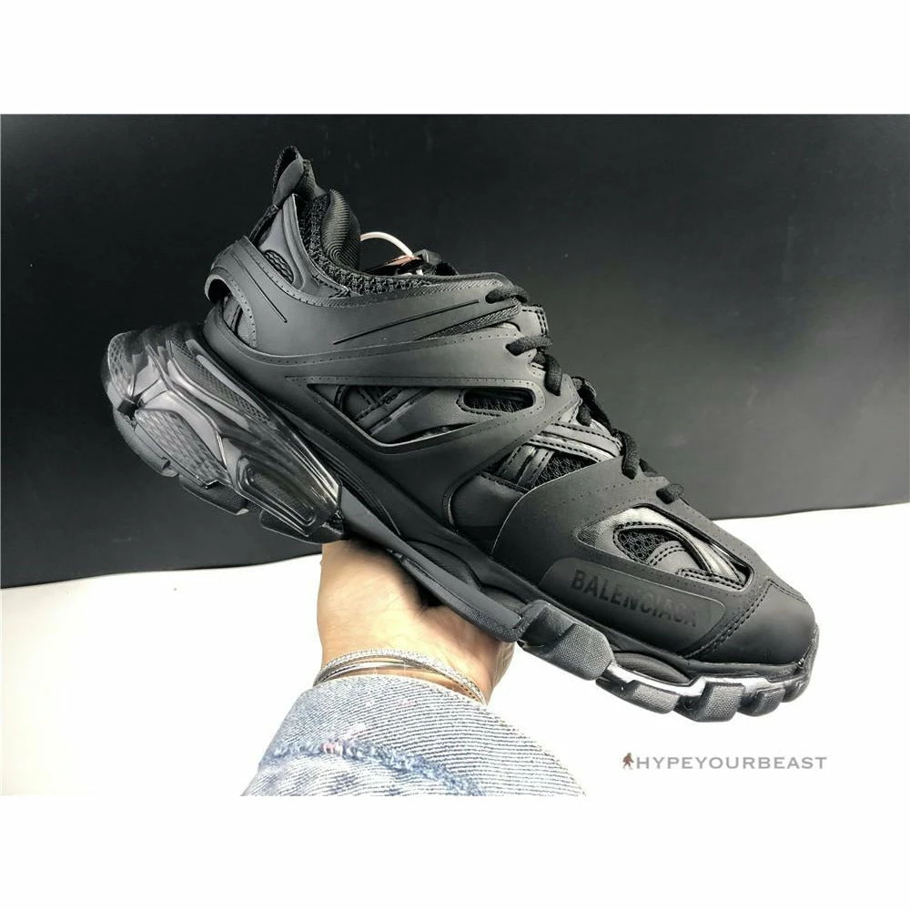 Ba*len*cia*ga track sneakers 3.0 black rubber sole