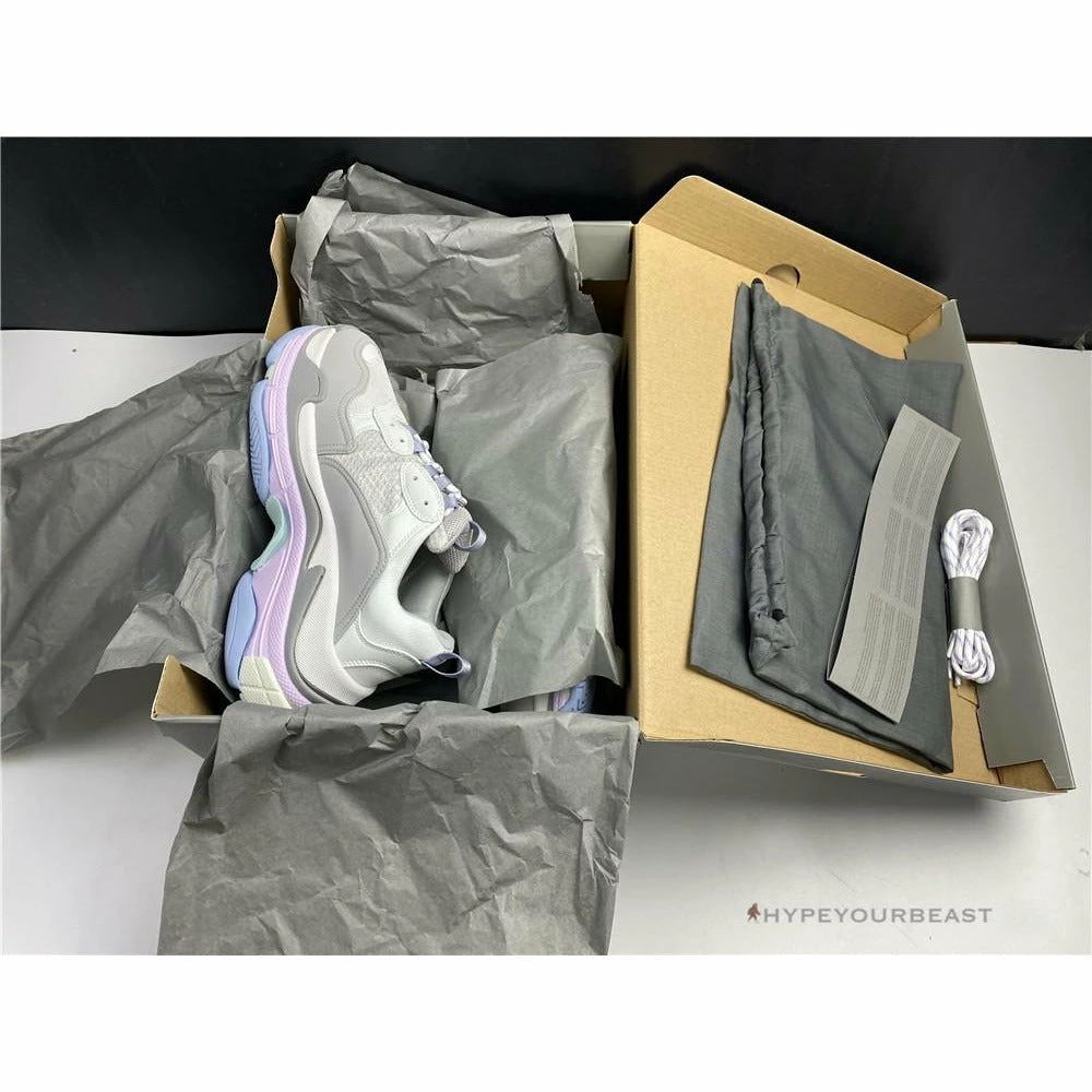 Ba*len*cia*ga triple s bcg triple s grey / pink