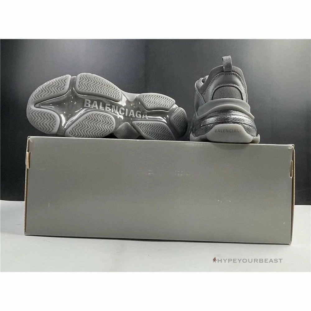 hypeyourbeast Ba*len*cia*ga triple s bcg triple s matte grey