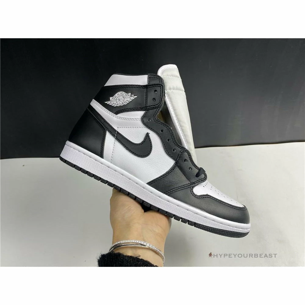 Air Jordan 1 Retro High OG ‘Black White’