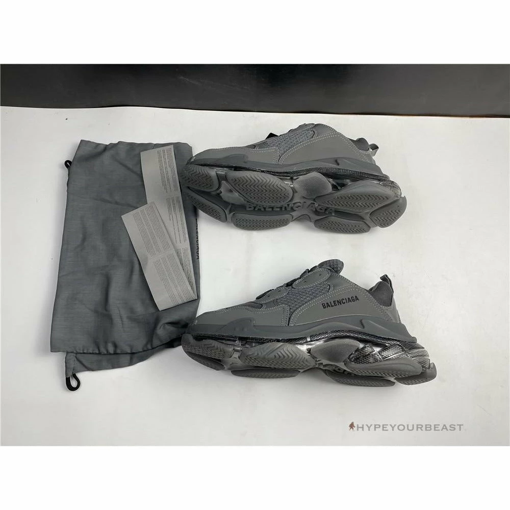 hypeyourbeast Ba*len*cia*ga triple s bcg triple s matte grey