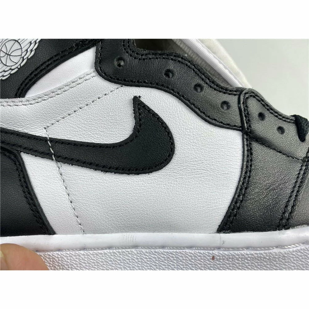 Air Jordan 1 Retro High OG ‘Black White’