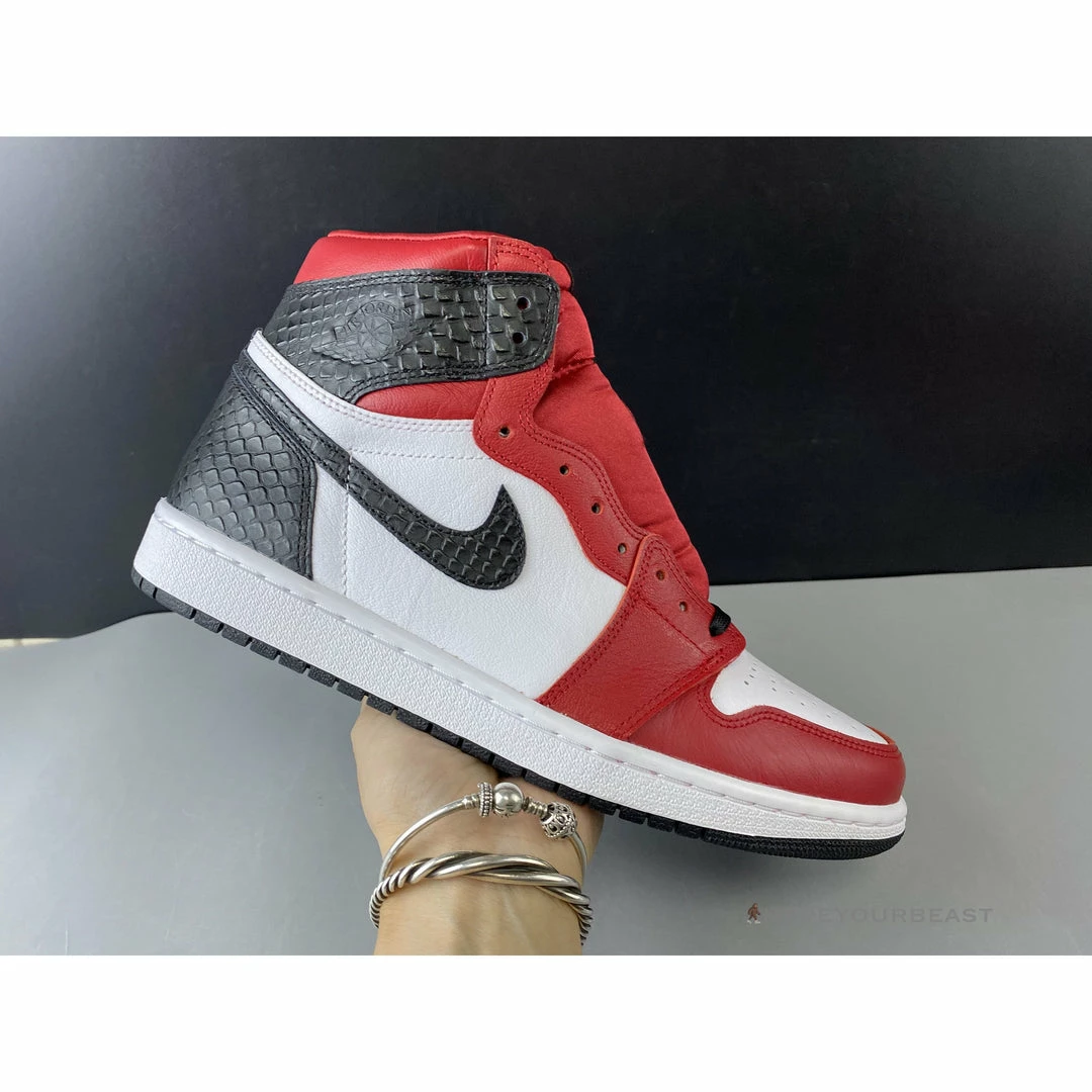 Air Jordan 1 Retro High Snake Chicago Satin