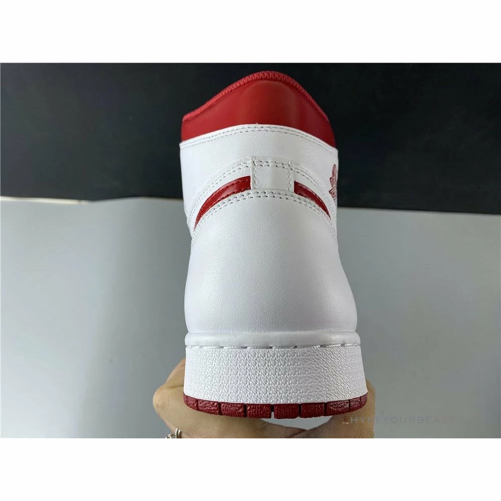 Air Jordan 1 Retro ‘Metallic Red’
