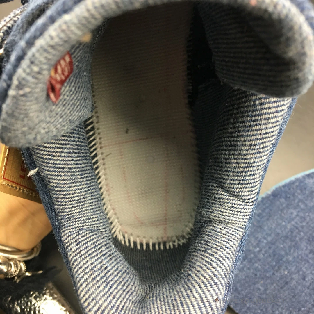 Jordan 4 Retro NRG “Levi’s”