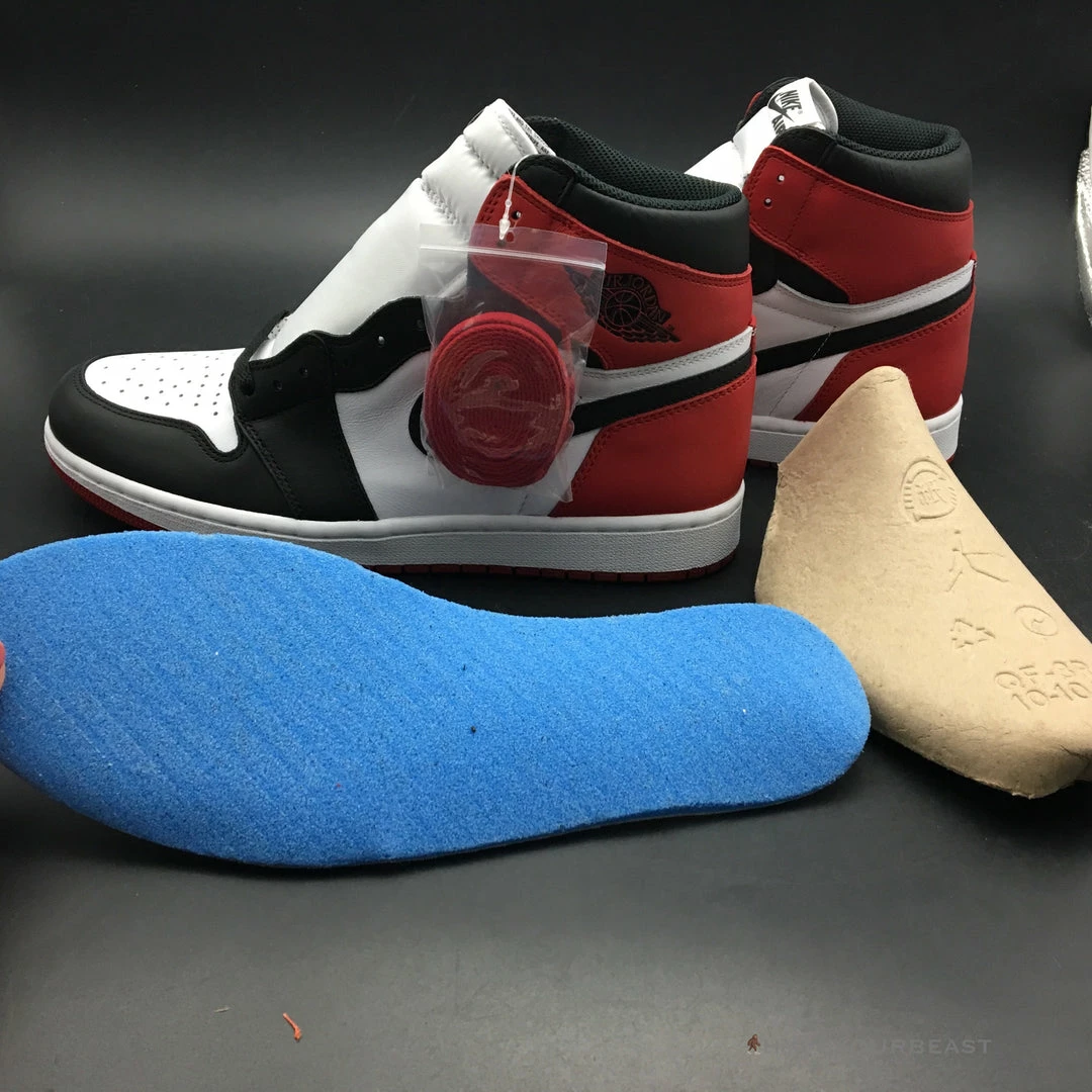 Air Jordan 1 High ‘Satin Black Toe’
