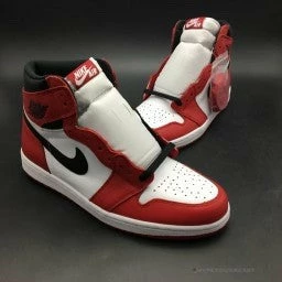 HypeYourBeast Air Jordan 1 Retro High OG ‘Chicago’