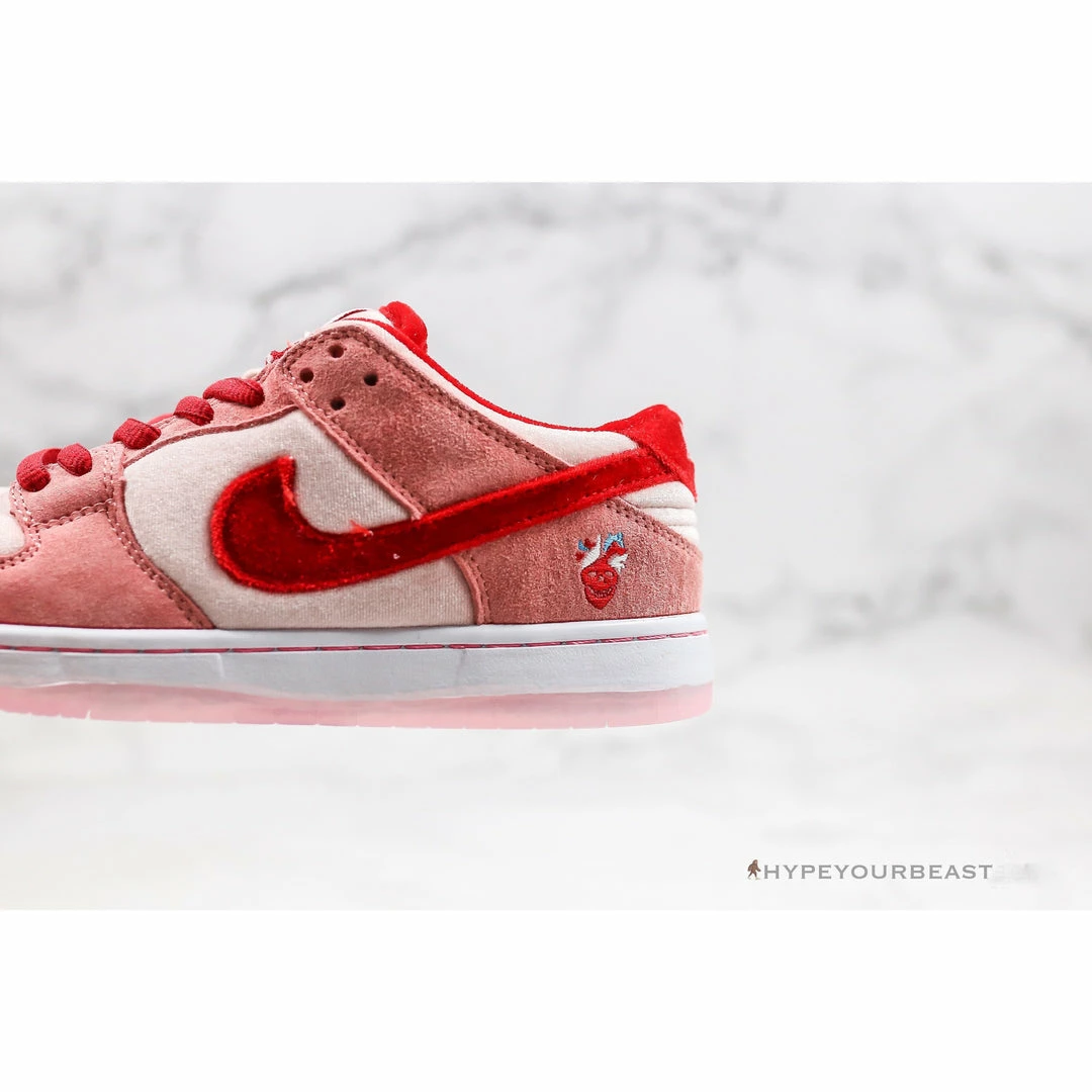 Nike SB Dunk Low ‘Strange Love’