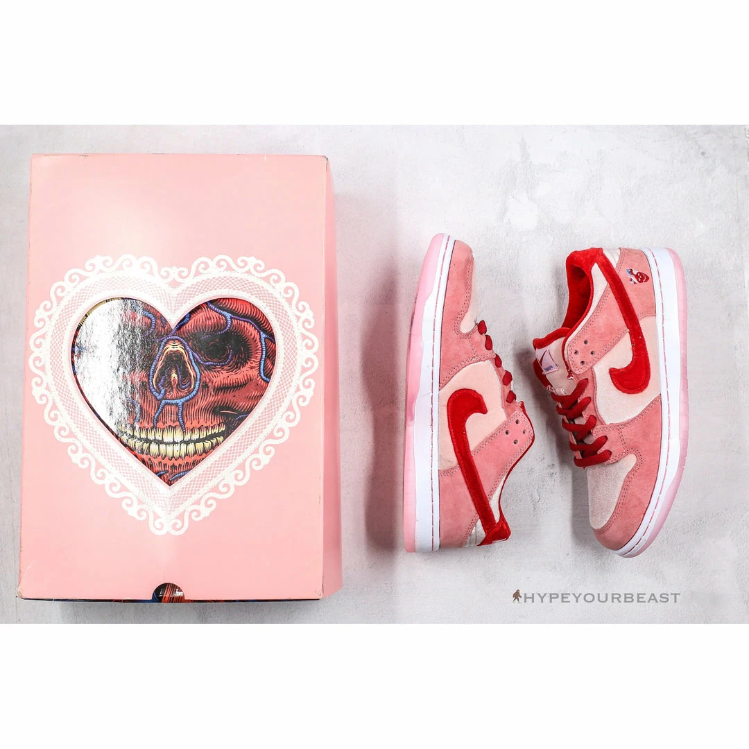 Nike SB Dunk Low ‘Strange Love’