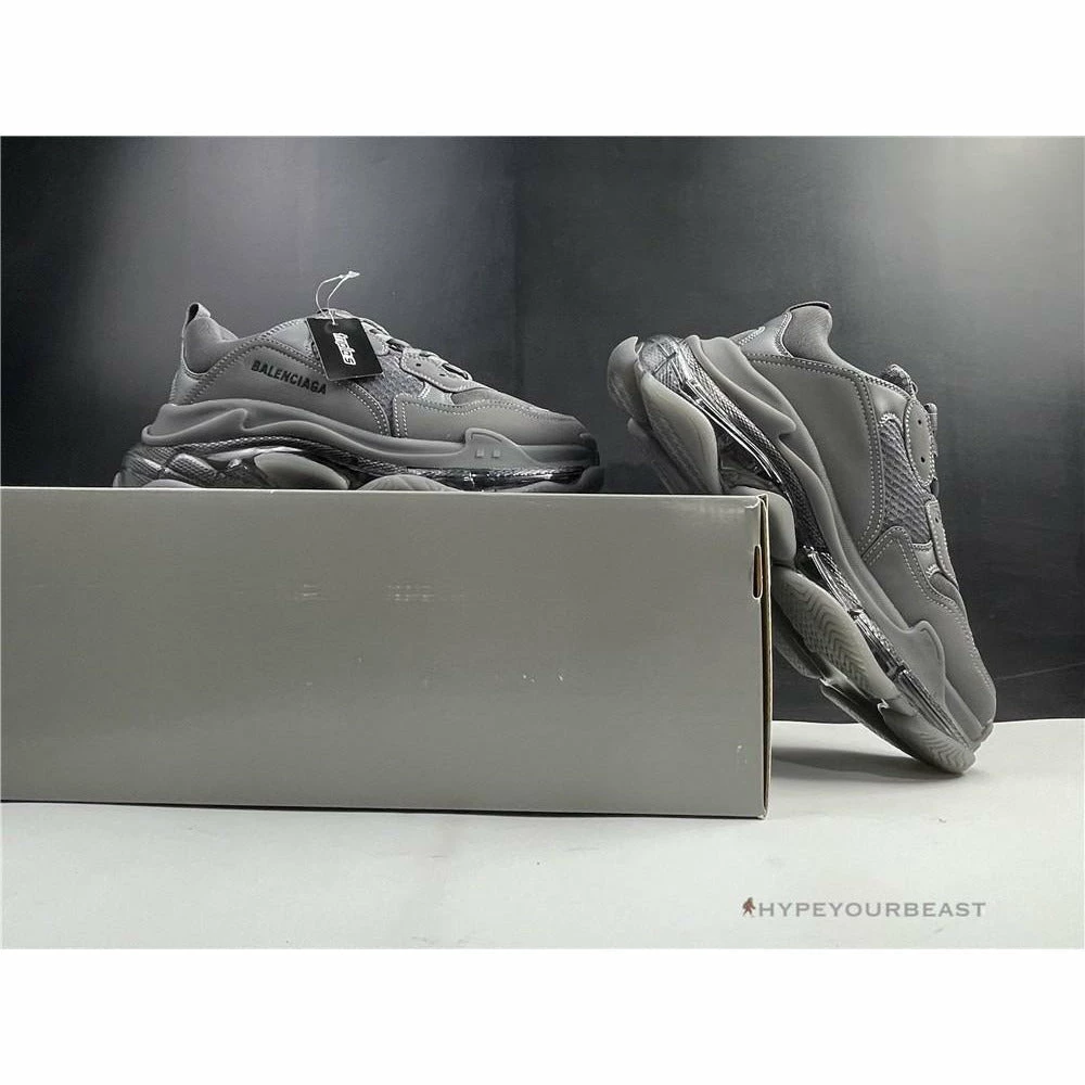 hypeyourbeast Ba*len*cia*ga triple s bcg triple s matte grey
