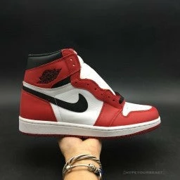 HypeYourBeast Air Jordan 1 Retro High OG ‘Chicago’