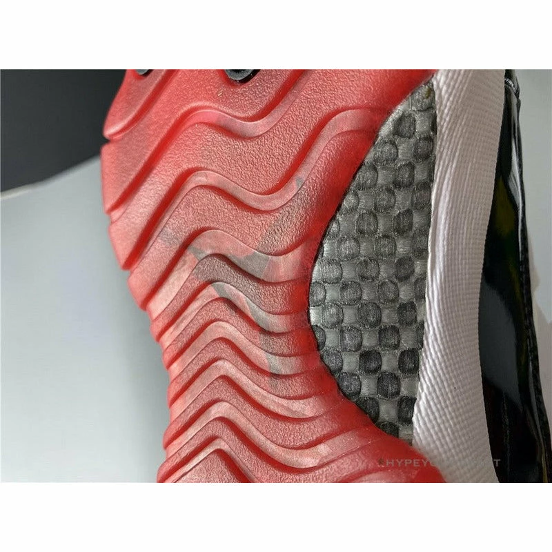 Air Jordan 11 Low ‘Concord Bred’