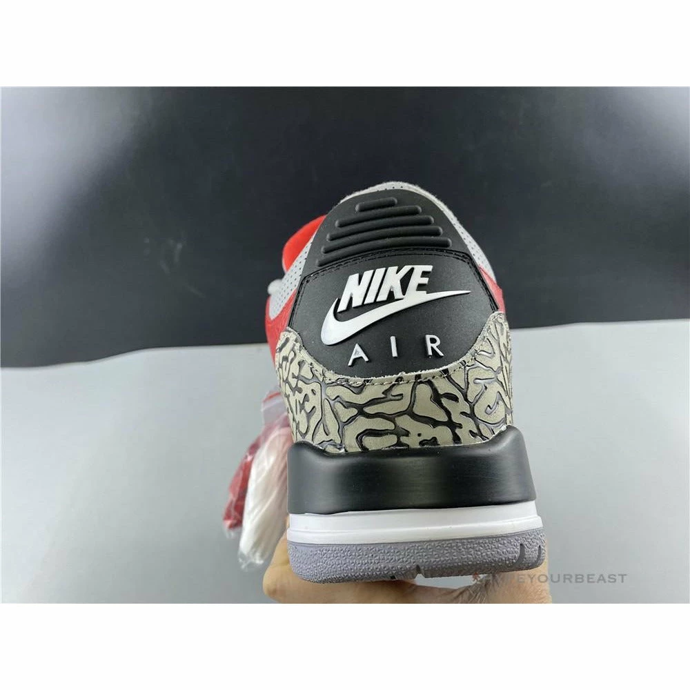 Air Jordan 3 Retro ‘Red Cement’