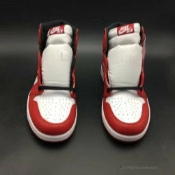HypeYourBeast Air Jordan 1 Retro High OG ‘Chicago’