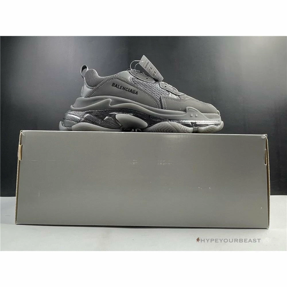 hypeyourbeast Ba*len*cia*ga triple s bcg triple s matte grey