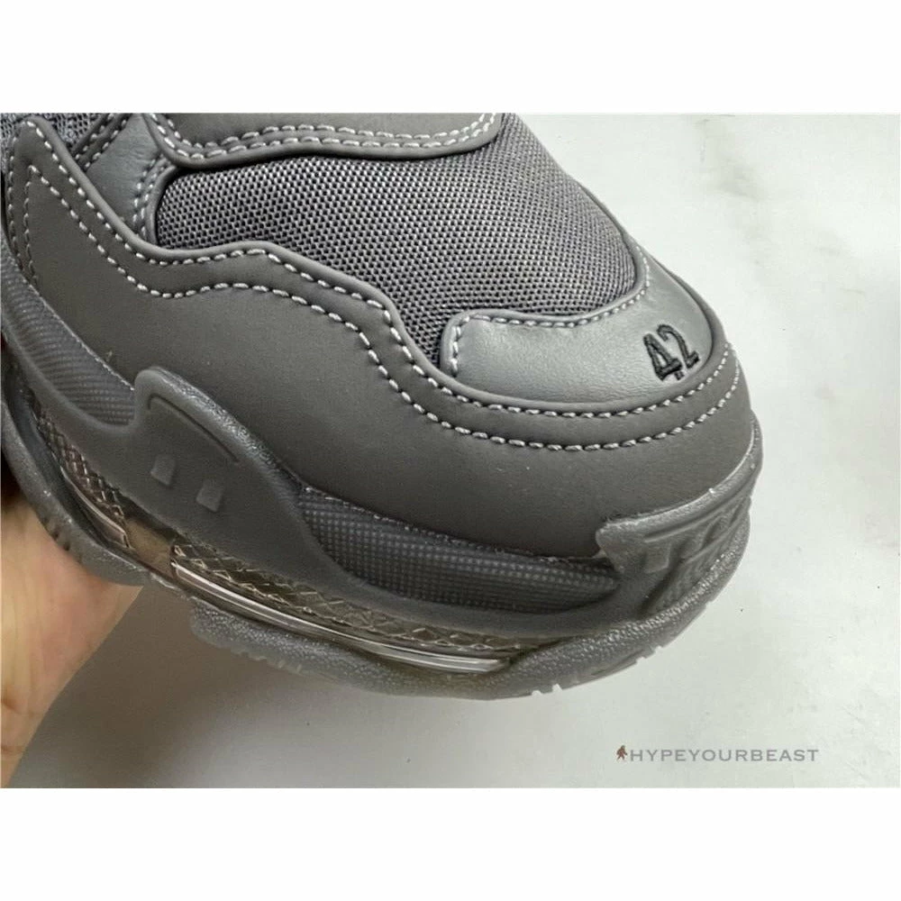 hypeyourbeast Ba*len*cia*ga triple s bcg triple s matte grey