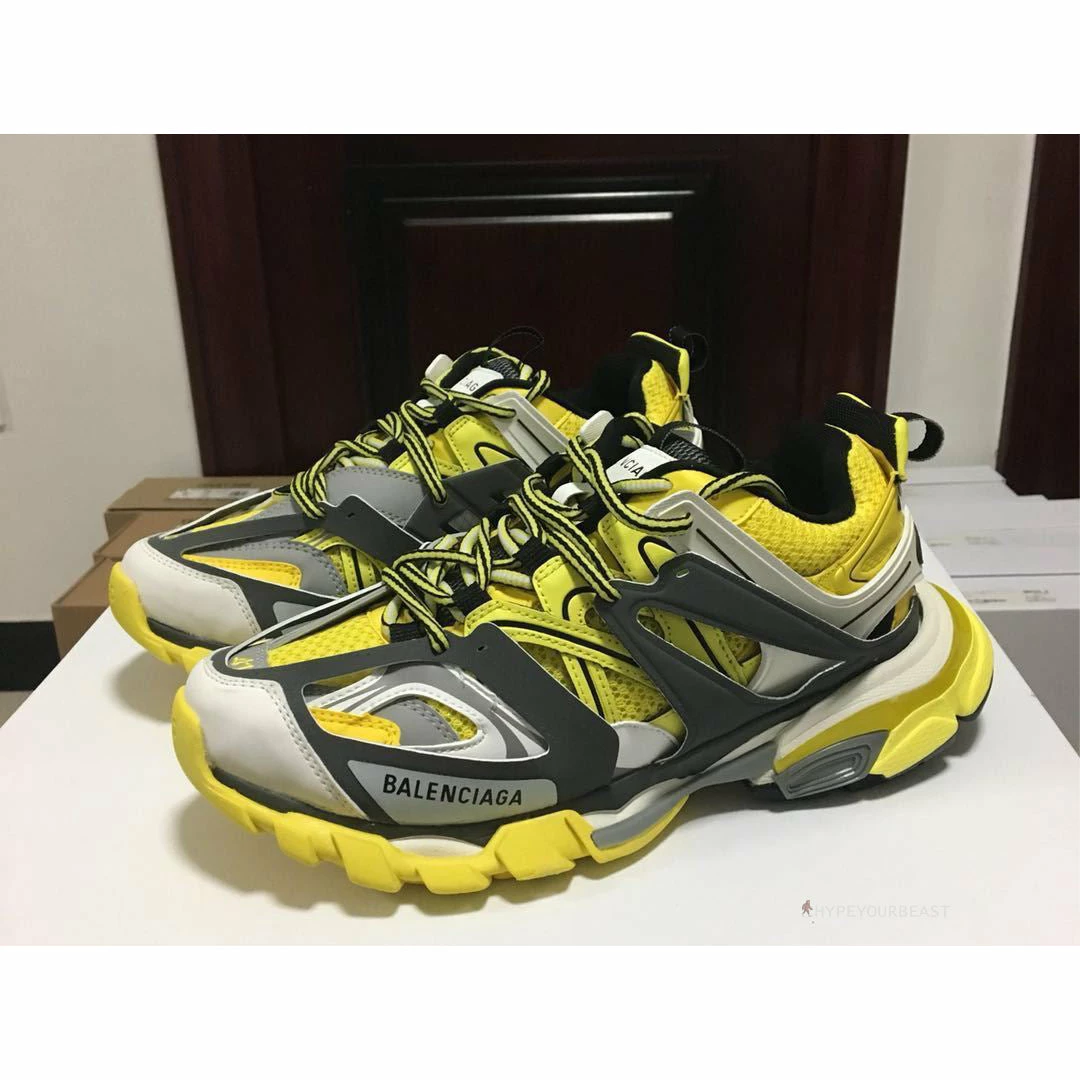 Ba*len*cia*ga bcg track sneakers yellow black white
