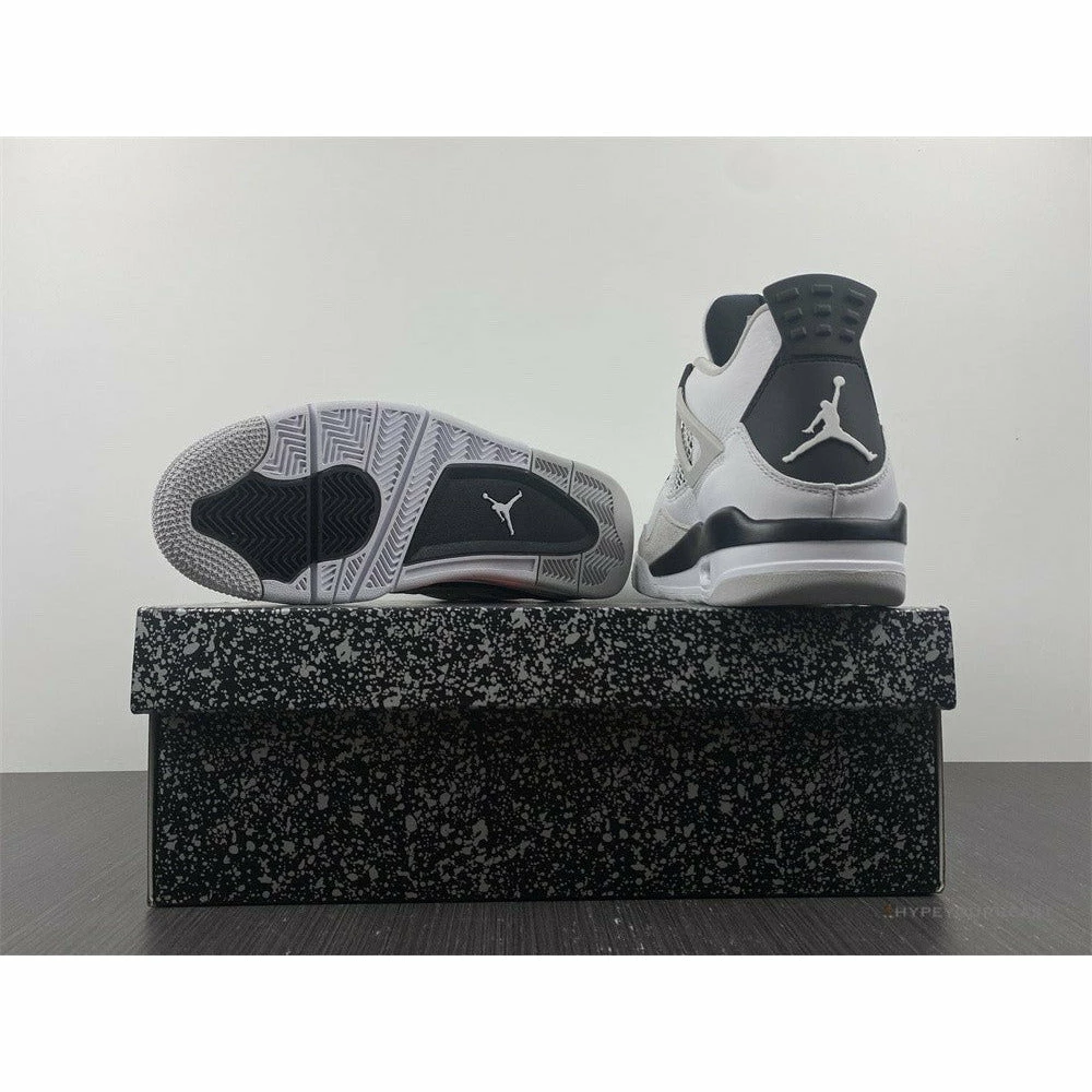 Air Jordan 4 Retro ‘Military Black’