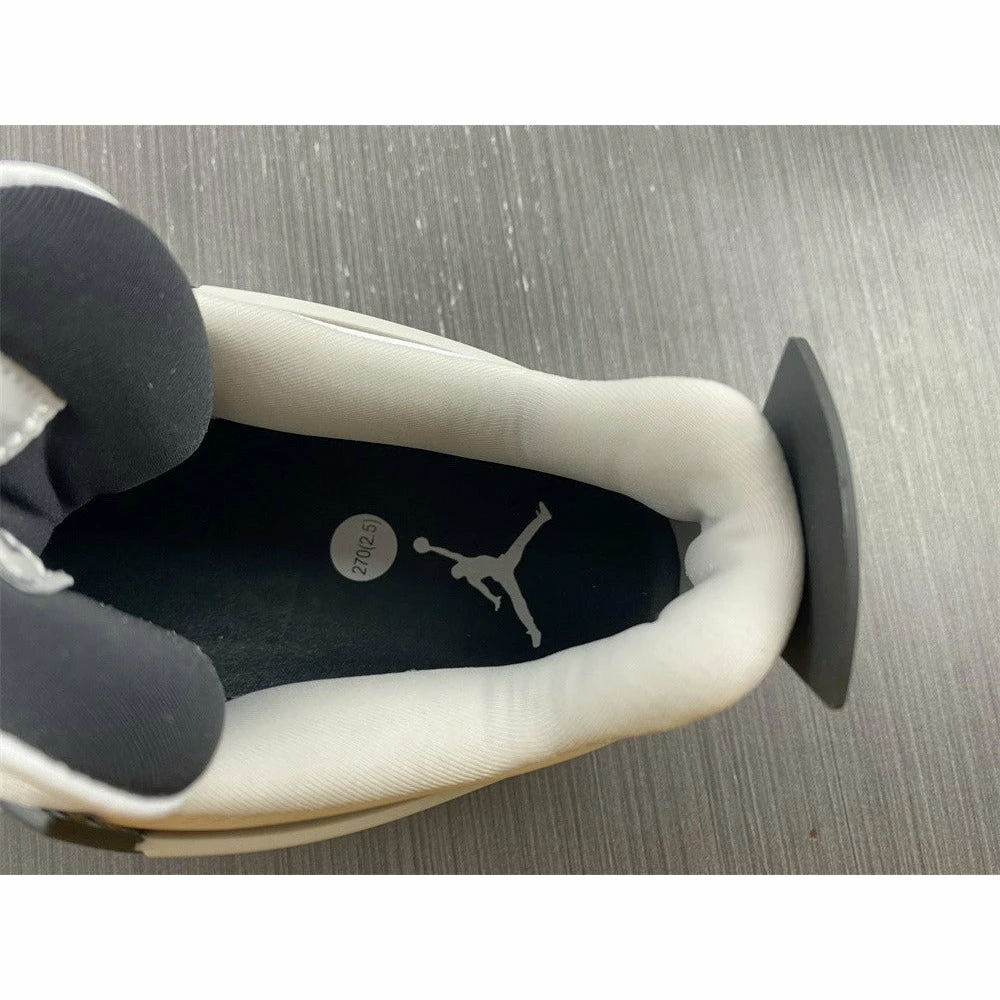 Air Jordan 4 Retro ‘Military Black’