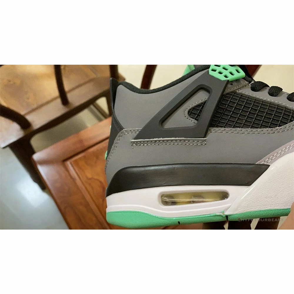 Air Jordan 4 Retro ‘Green Glow’
