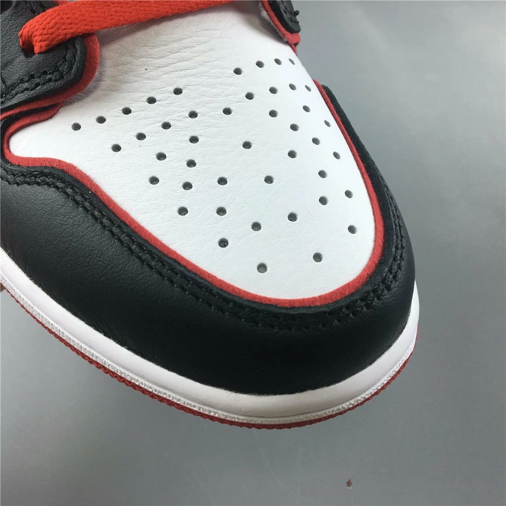 Air Jordan 1 High ‘Bloodline’