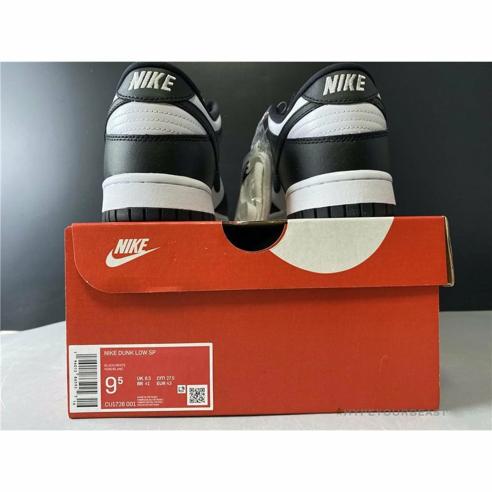 Nike SB Dunk Low ‘Black / White’