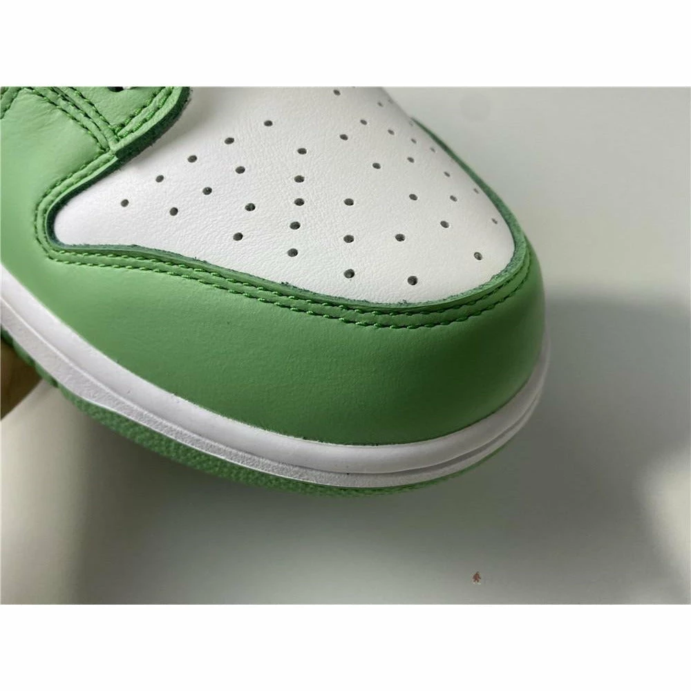 Nike SB Dunk Low ‘Green / White’