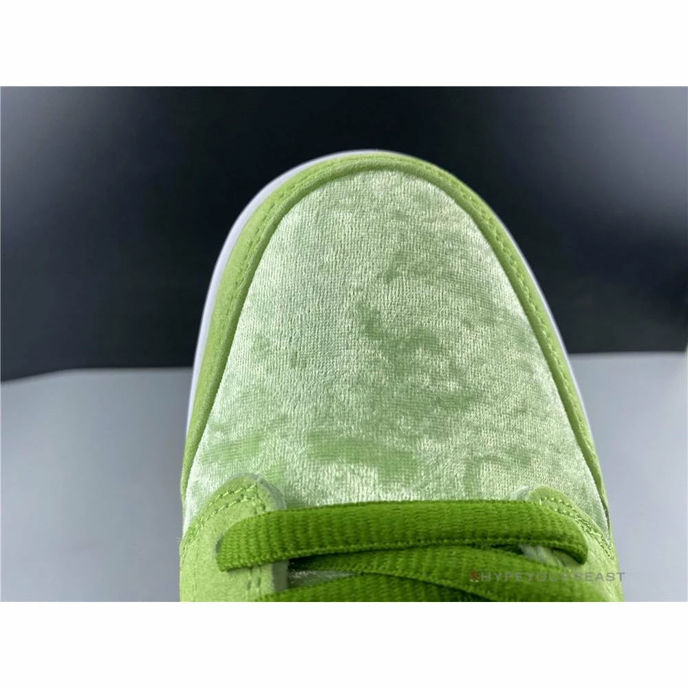 Nike SB Dunk Low ‘Strange Love Green’