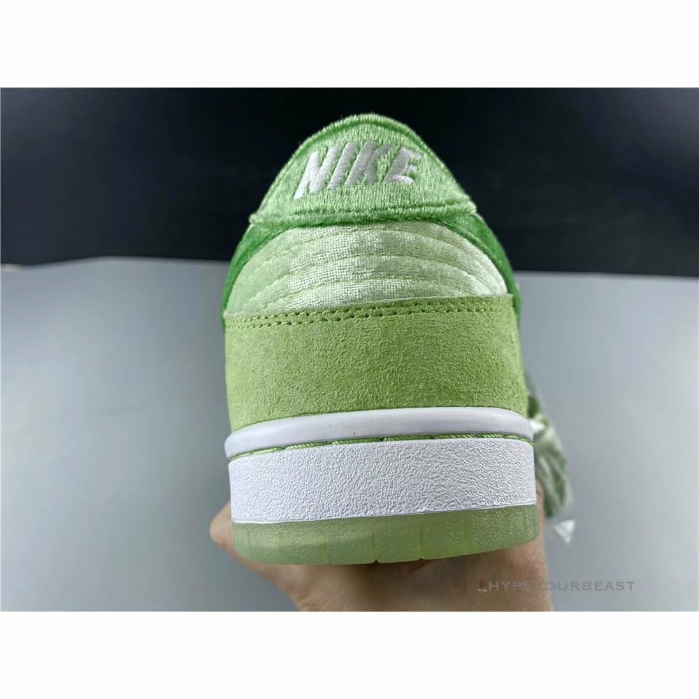 Nike SB Dunk Low ‘Strange Love Green’