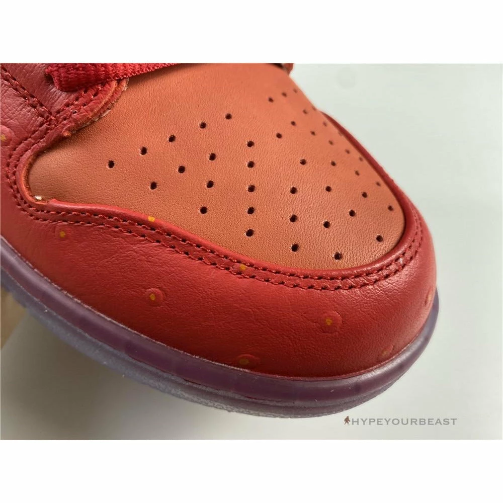 Nike SB Dunk Low ‘Strawberry Cough’