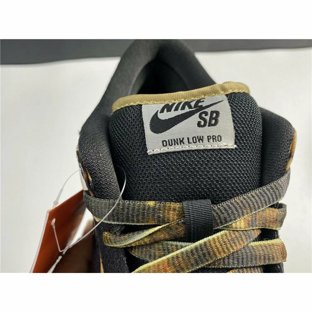 Nike SB Dunk Low Pushead