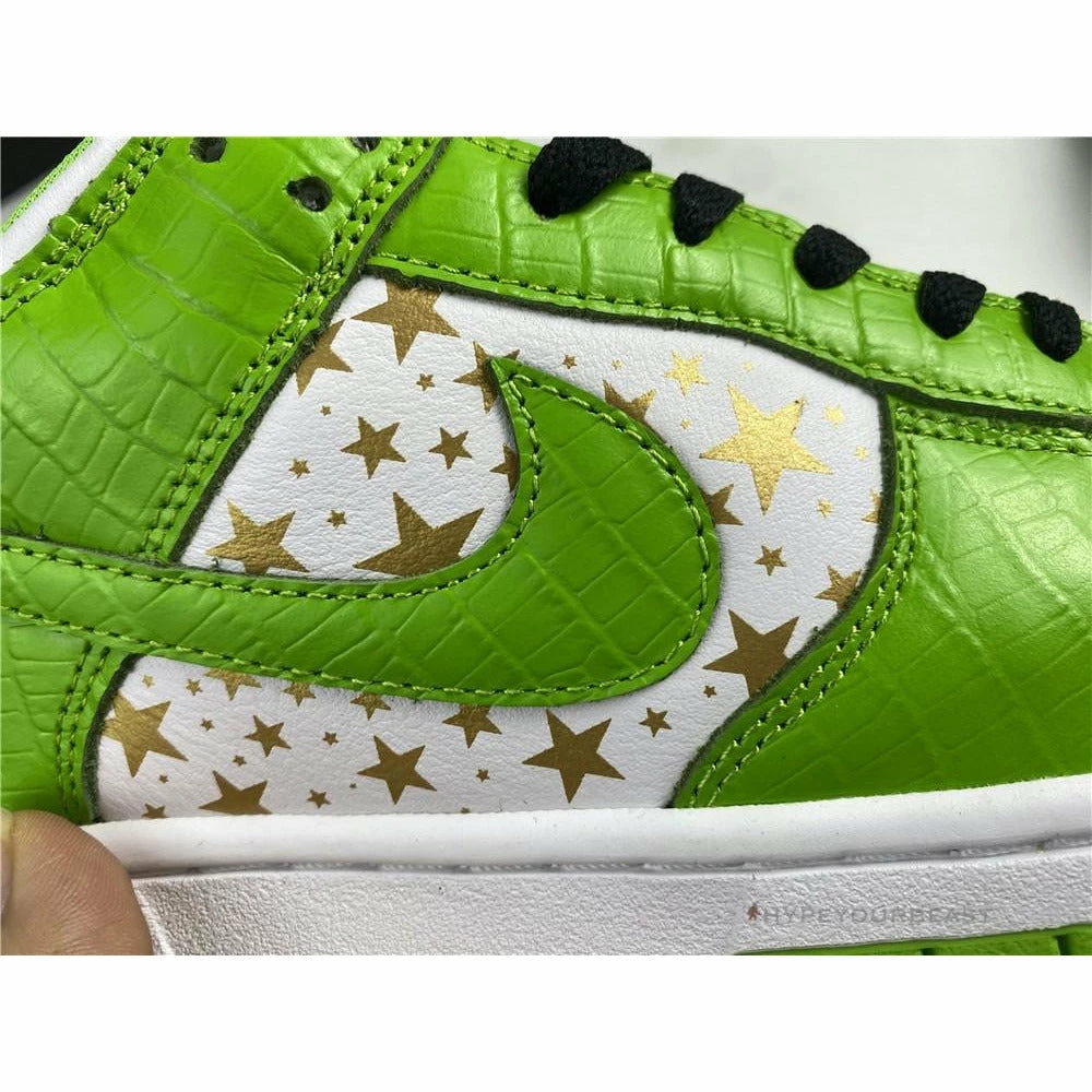 nike sb dunk low S*p*e mean green