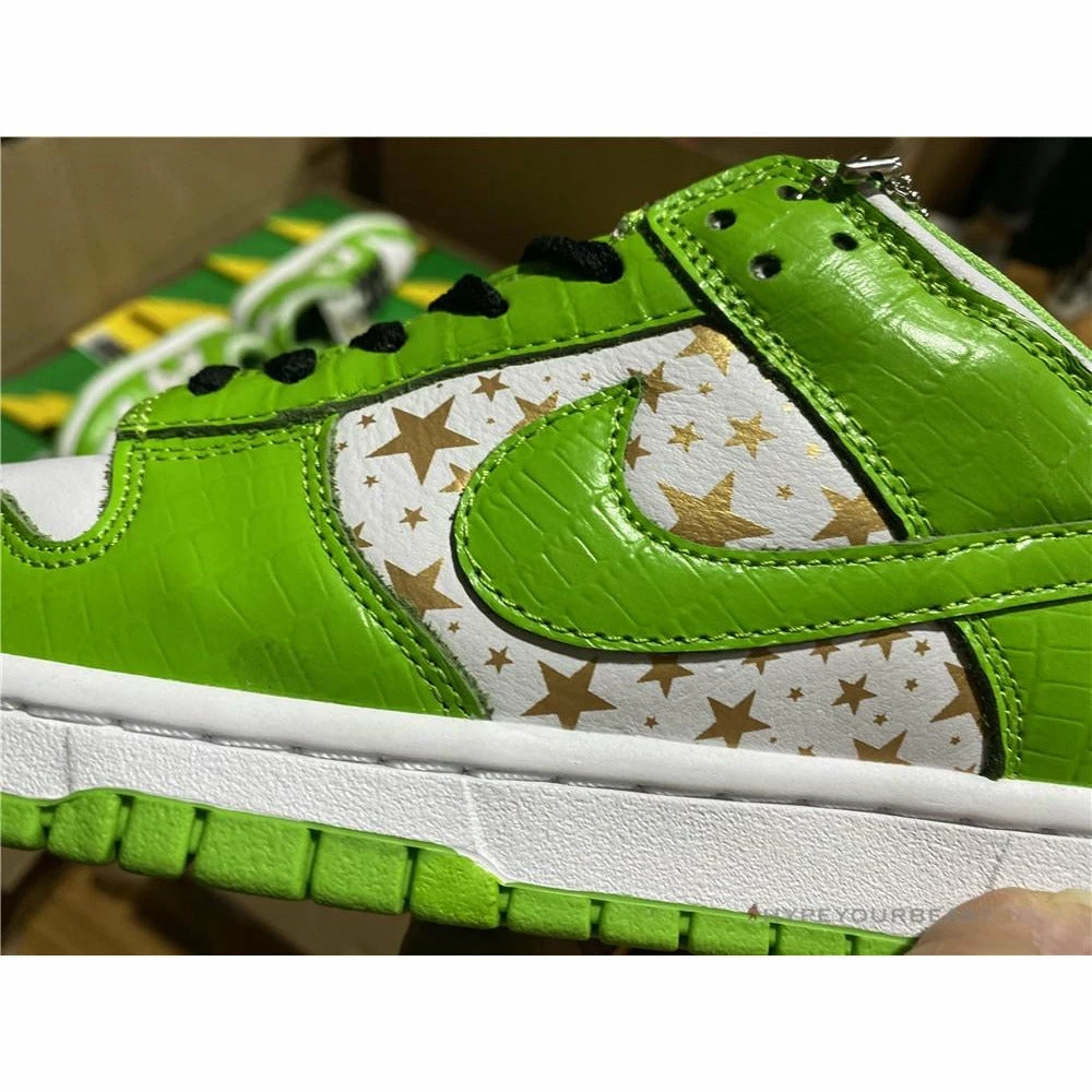 nike sb dunk low S*p*e mean green