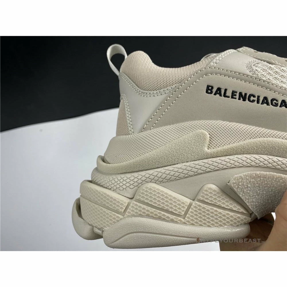 Ba*len*cia*ga triple s bcg triple s beige