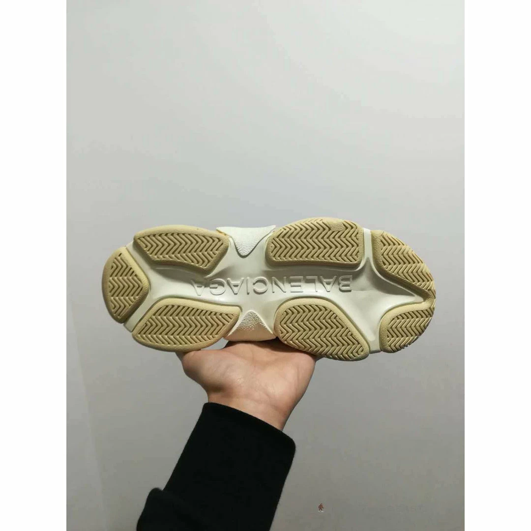 Ba*len*cia*ga bcg triple s yellow green
