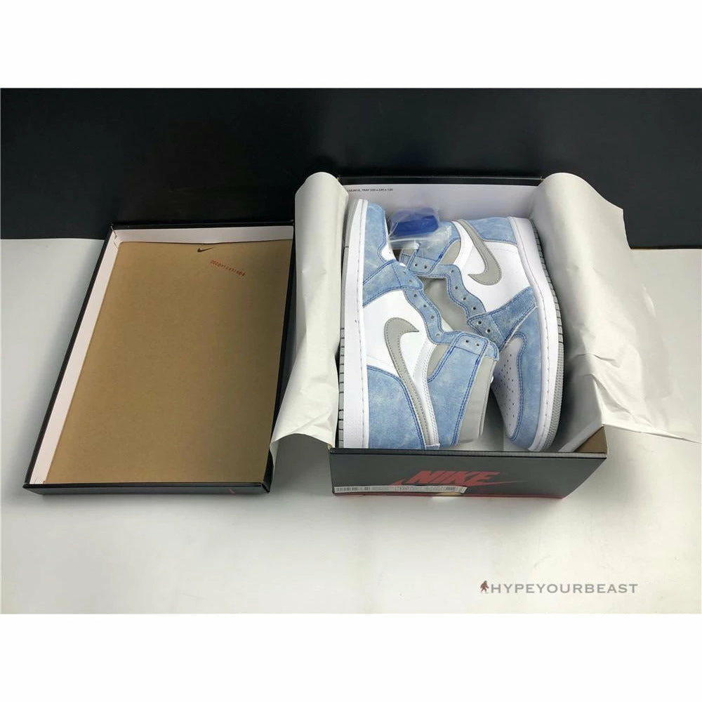 Air Jordan 1 High ‘Hyper Royal’