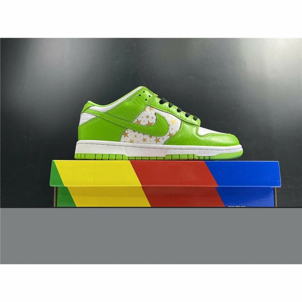nike sb dunk low S*p*e mean green