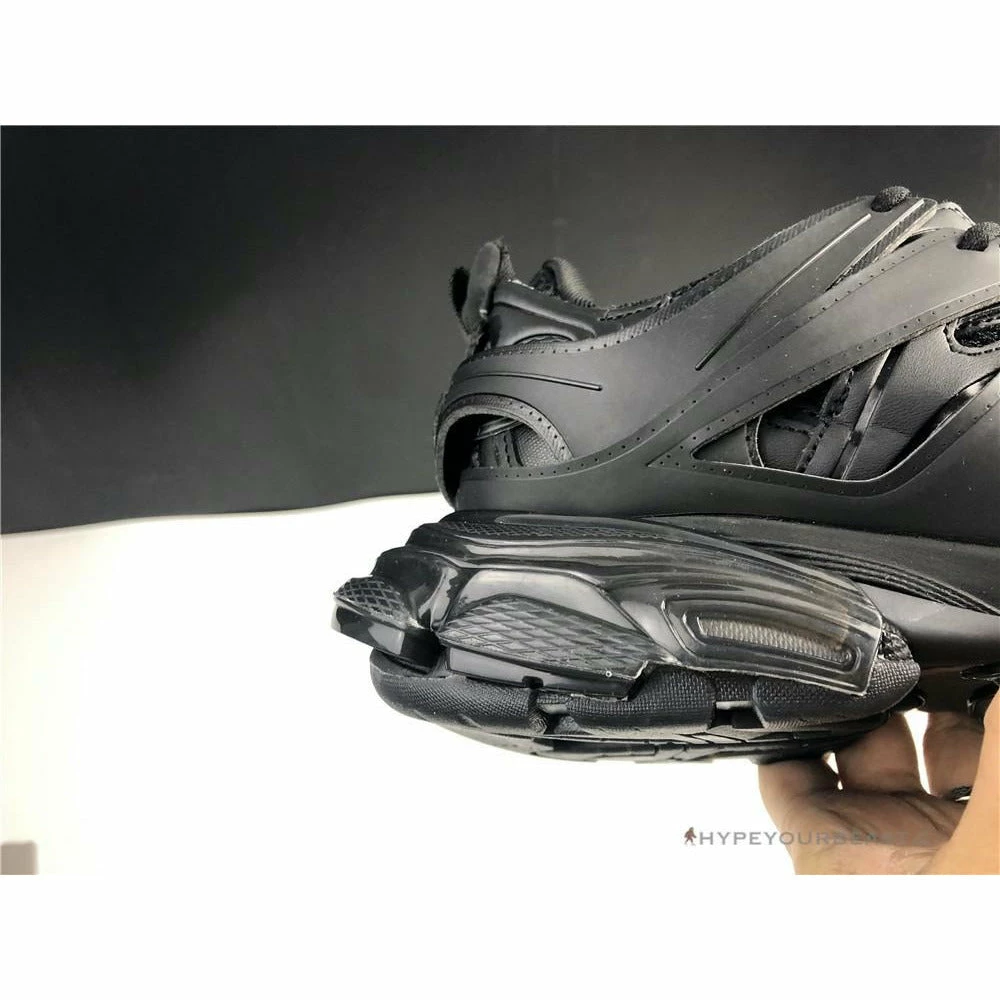Ba*len*cia*ga track sneakers 3.0 black rubber sole