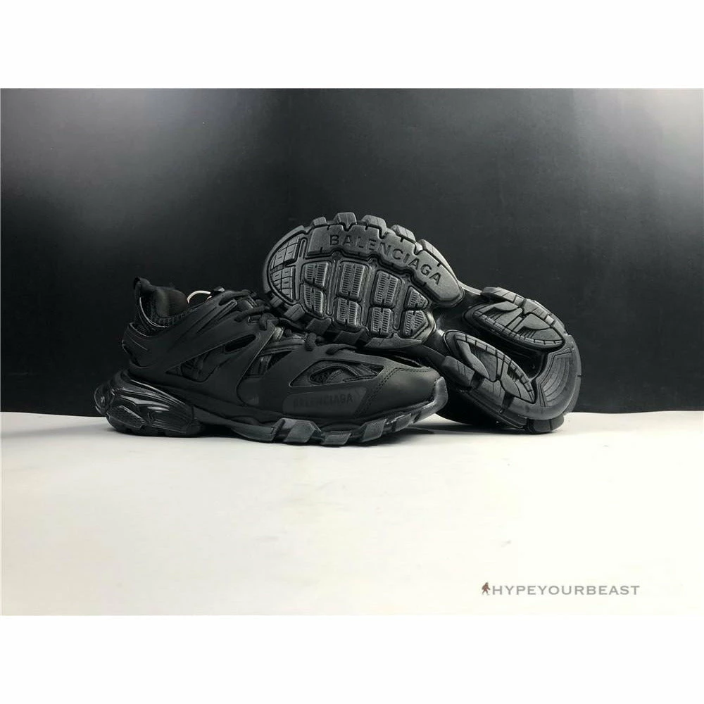 Ba*len*cia*ga track sneakers 3.0 black rubber sole