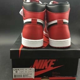HypeYourBeast Air Jordan 1 Retro High OG ‘Chicago’