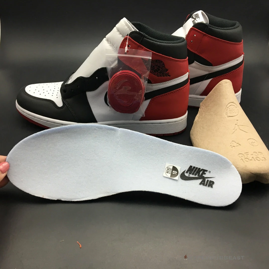 Air Jordan 1 High ‘Satin Black Toe’