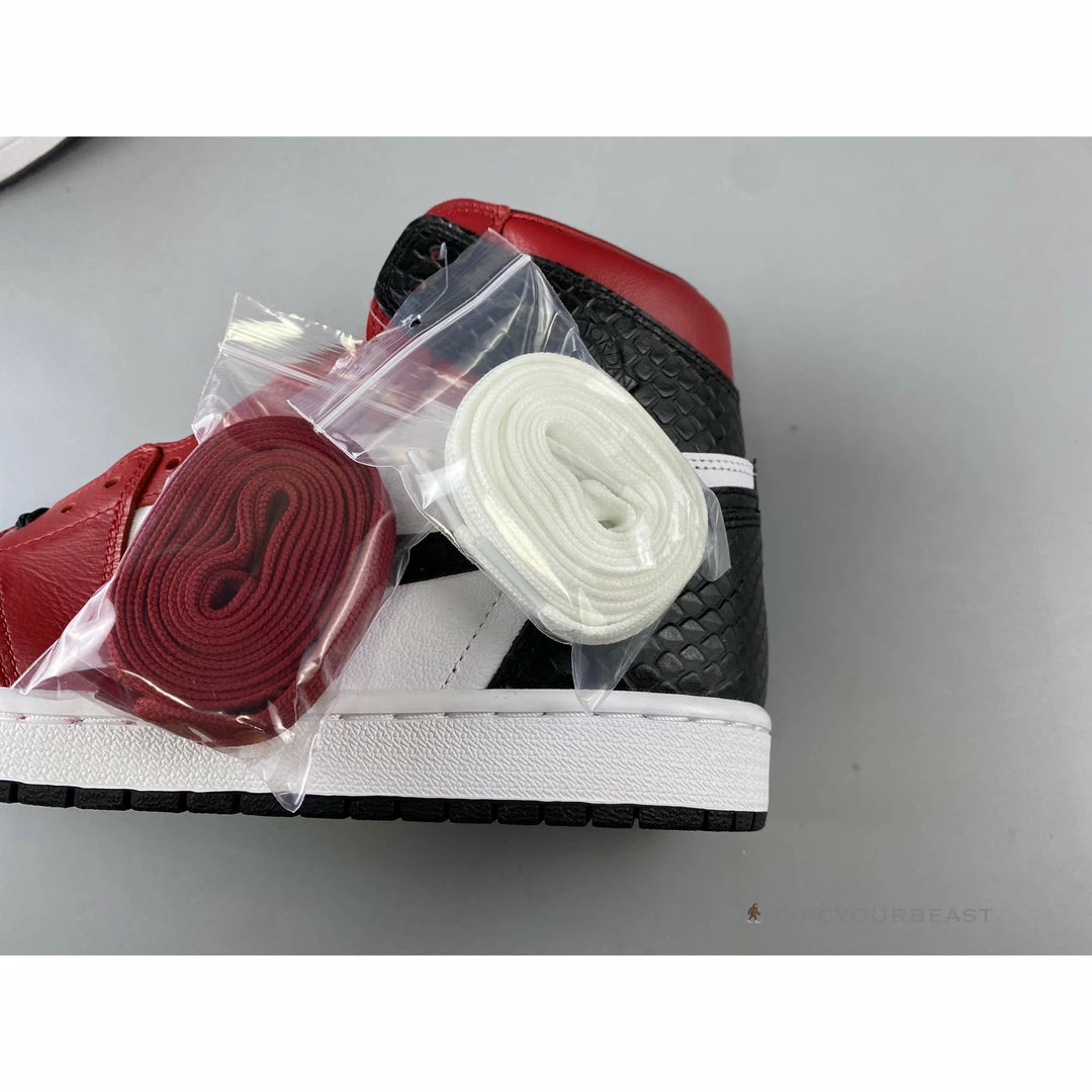 Air Jordan 1 Retro High Snake Chicago Satin