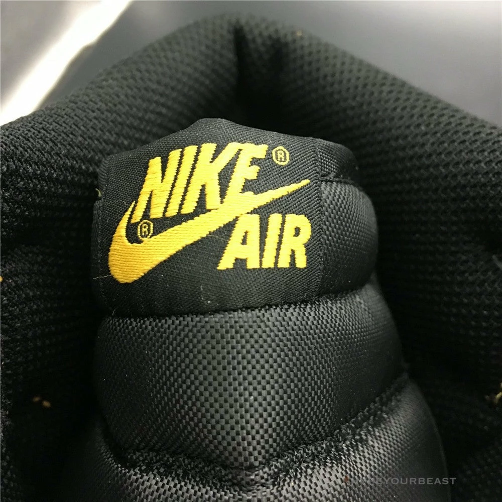 Air Jordan 1 Mid ‘Yellow Toe’