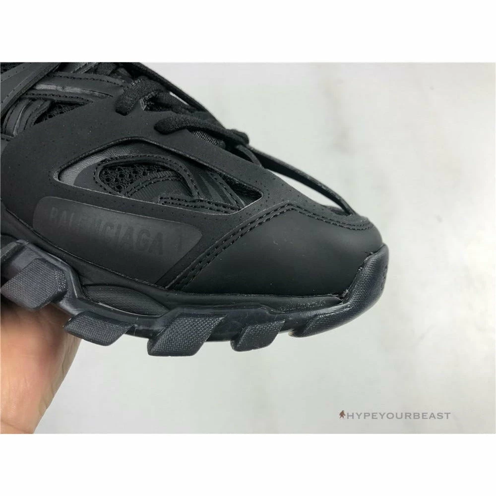 Ba*len*cia*ga track sneakers 3.0 black rubber sole